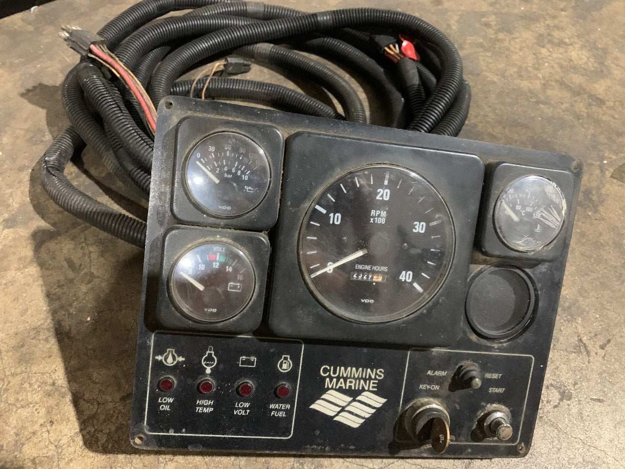 Cummins Marine 5289707 Analog Instrument Panel with Harness 12V - Used