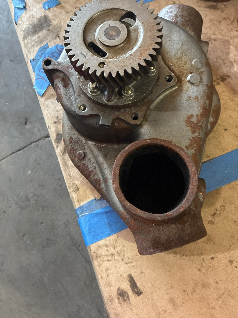 Detroit Diesel 8924723 Gear-Driven Fresh Water Pump for 12V71 / 16V71 / 12V92 / 16V92 - Used Core