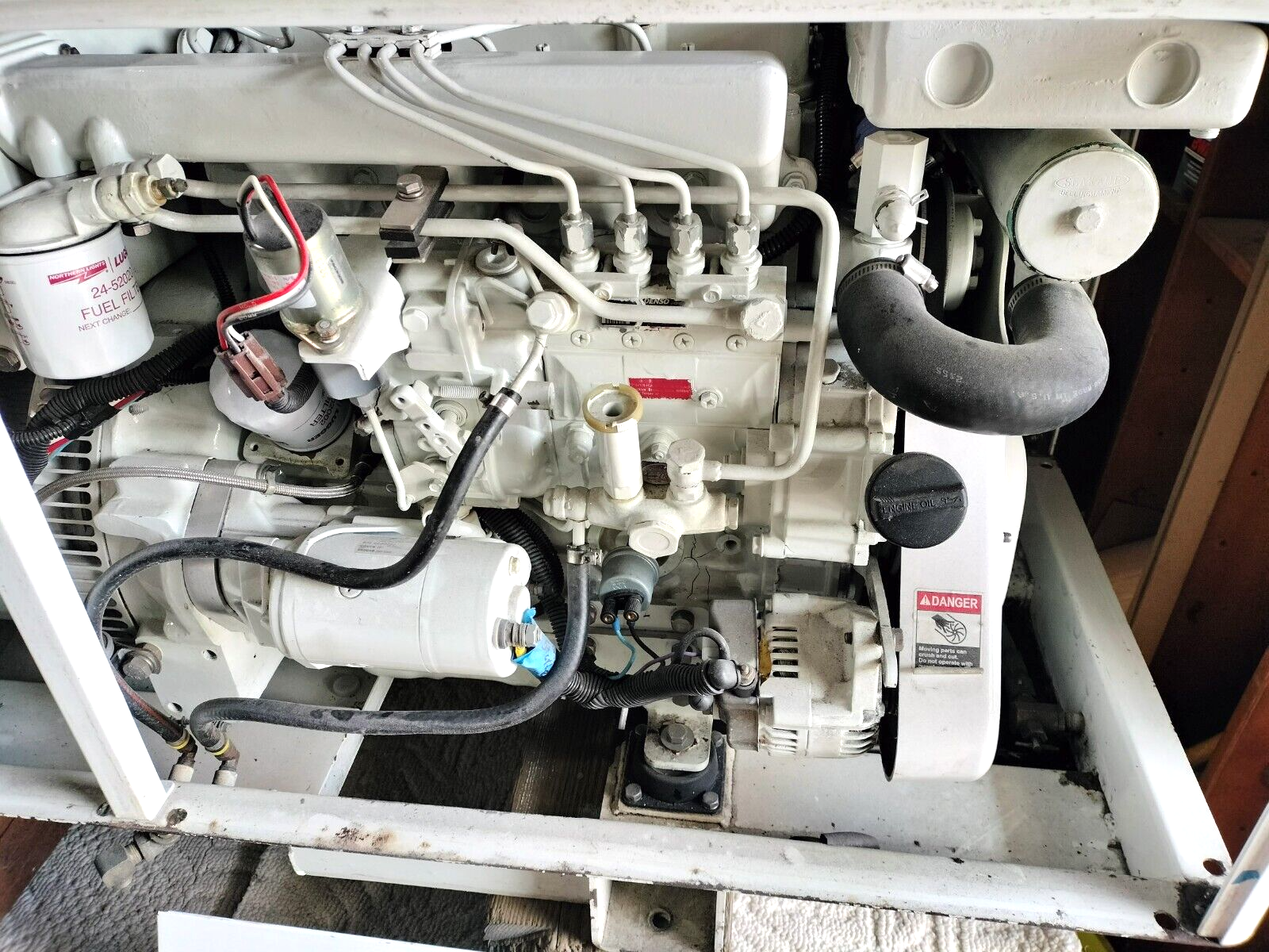 M864W3 - 20KW NORTHERN LIGHTS 4 CYL. DIESEL GENERATOR SET 230/400V 2413 HOURS