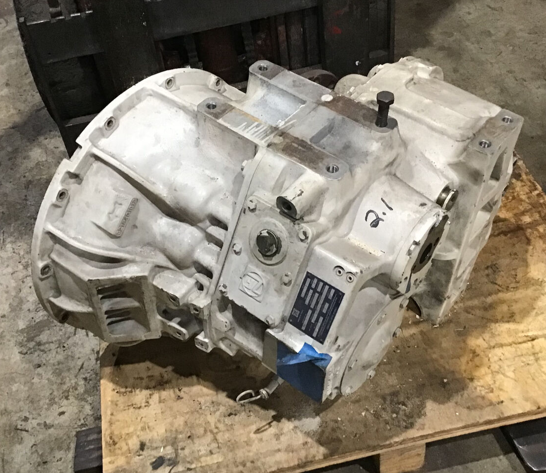 ZF 500IV MARINE TRANSMISSION RATIO 1.96 TO 1 - USED IN OPERATING CONDITION