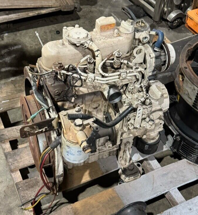 Kubota D1105 Diesel Marine Engine 1.23L  / 24.8 HP at 3000 RPM's USED