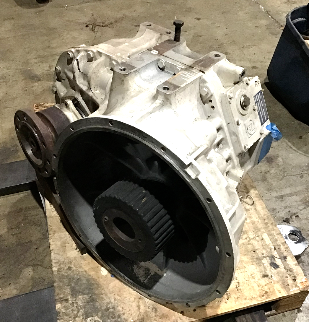 ZF 500IV MARINE TRANSMISSION RATIO 1.96 TO 1 - USED IN OPERATING CONDITION