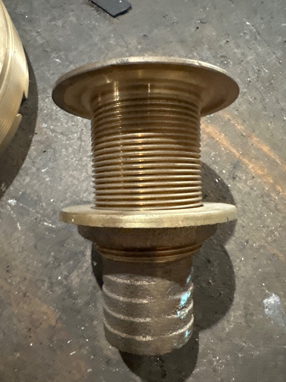 Bronze Thru-Hull Fitting 1-1/2" with Hose Barb - Used