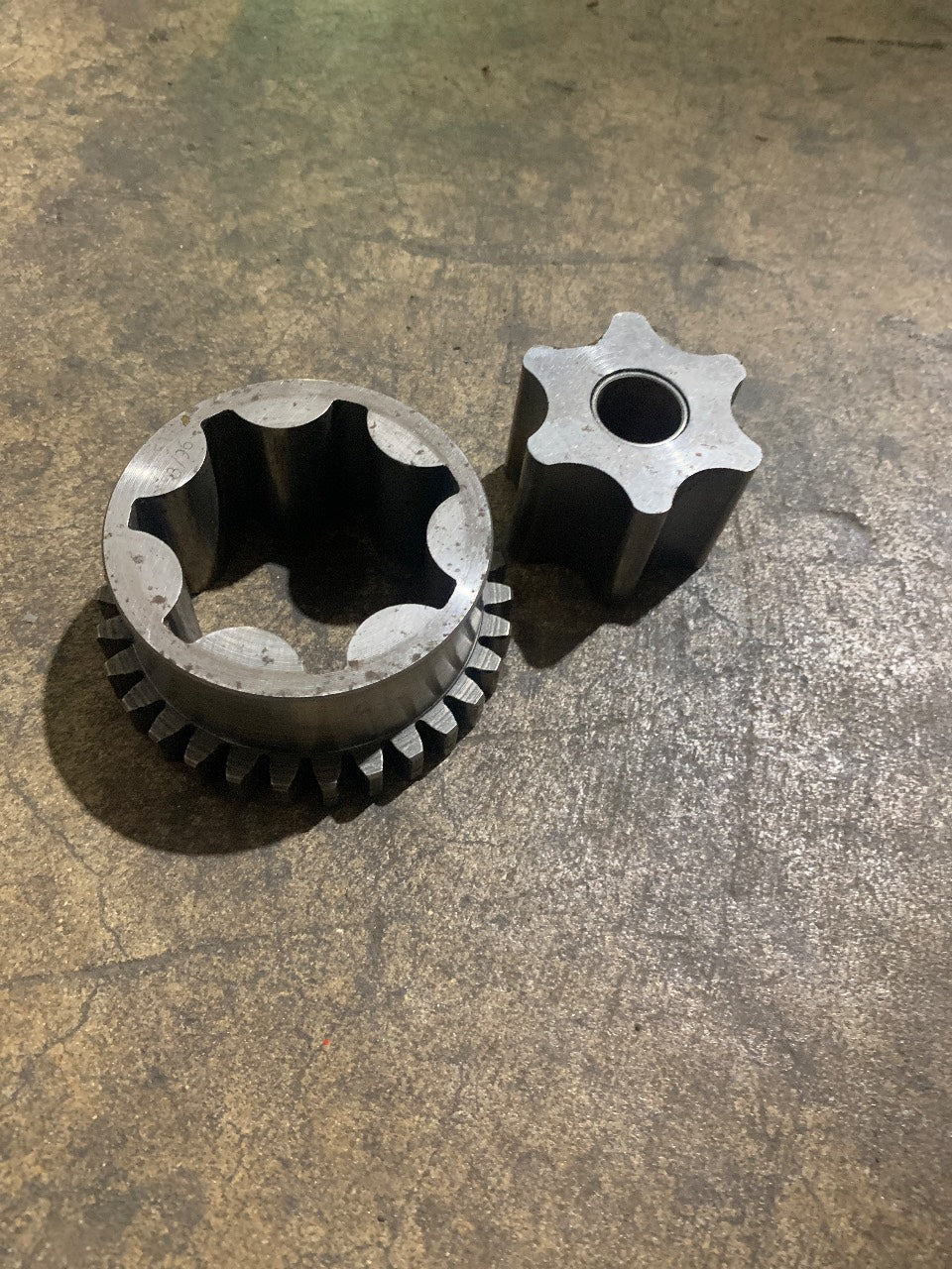 Caterpillar 7C8191 / 4N0094 Oil Pump Rotor Assembly for 3208 Diesel - Used
