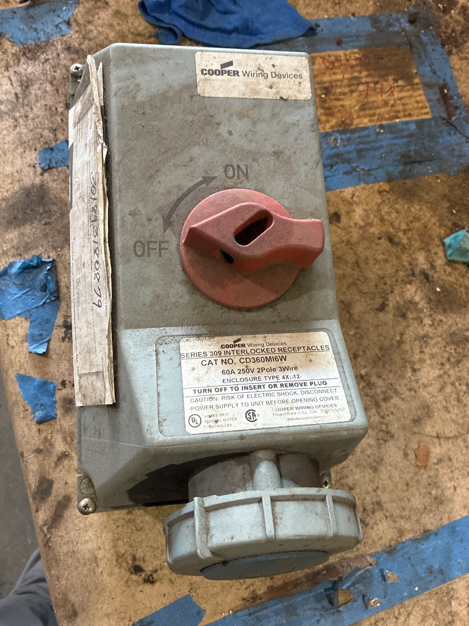 Cooper CD360MI6W Series 309 Interlocked Pin & Sleeve Receptacle 60A 250V 2P3W - Used