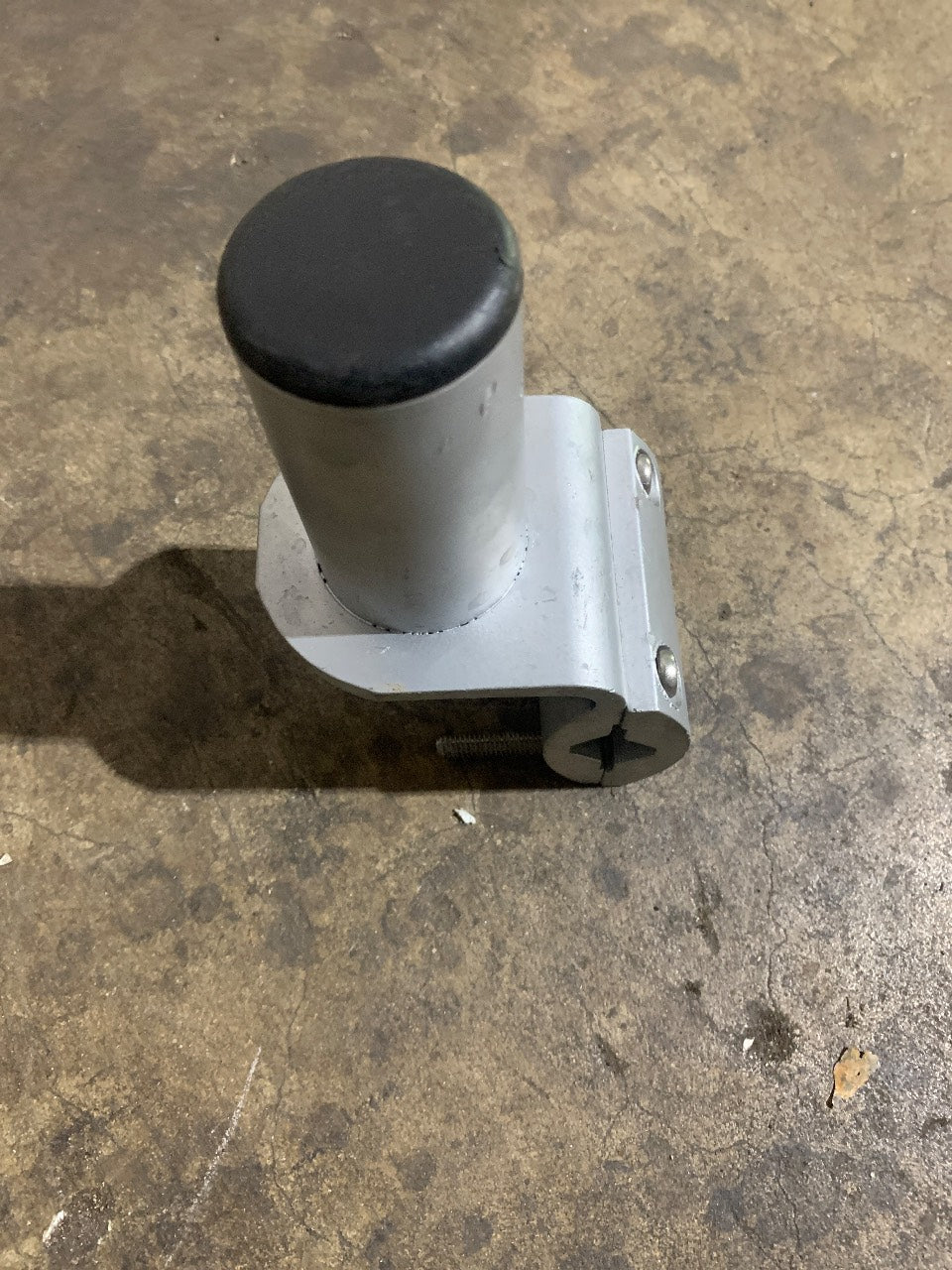 TACO Marine ShadeFin Mini Square Tube Rail Mount - Used