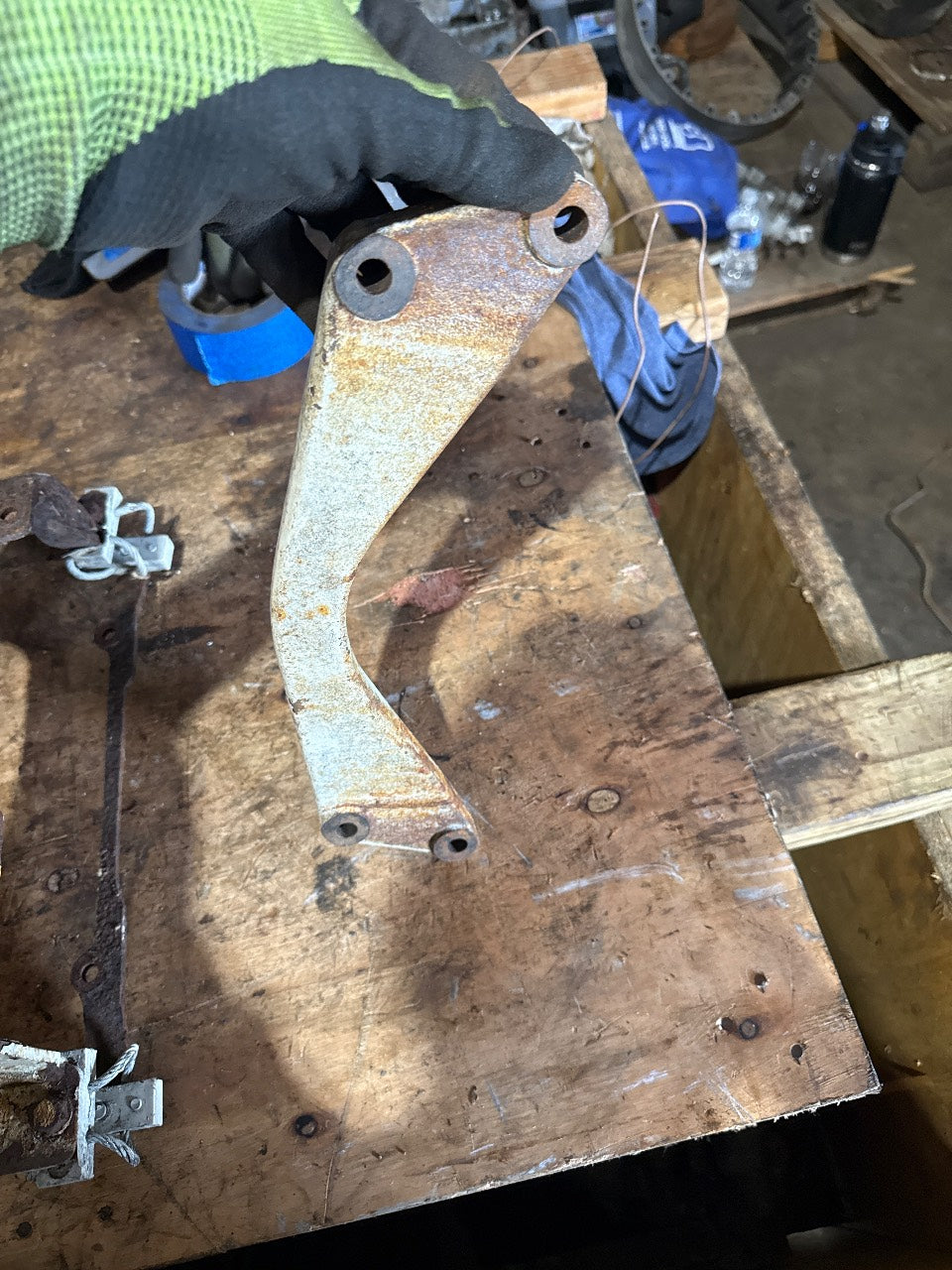 MTU 396 228 07 Series 396 Cast Support Bracket - Used