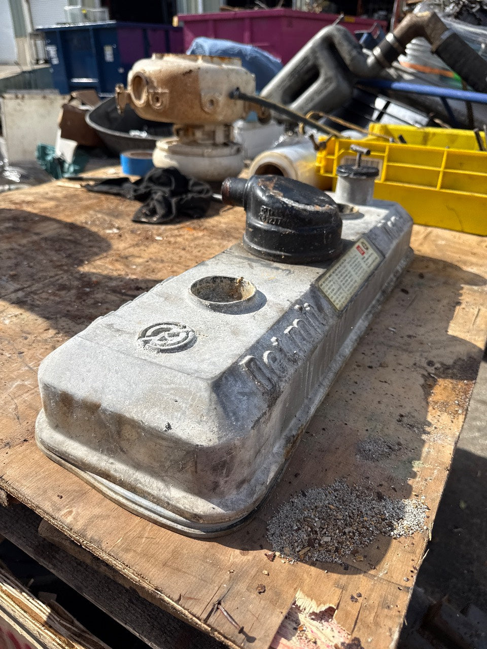 Detroit Diesel Aluminum Valve Cover with Oil Filler and Breather - Used