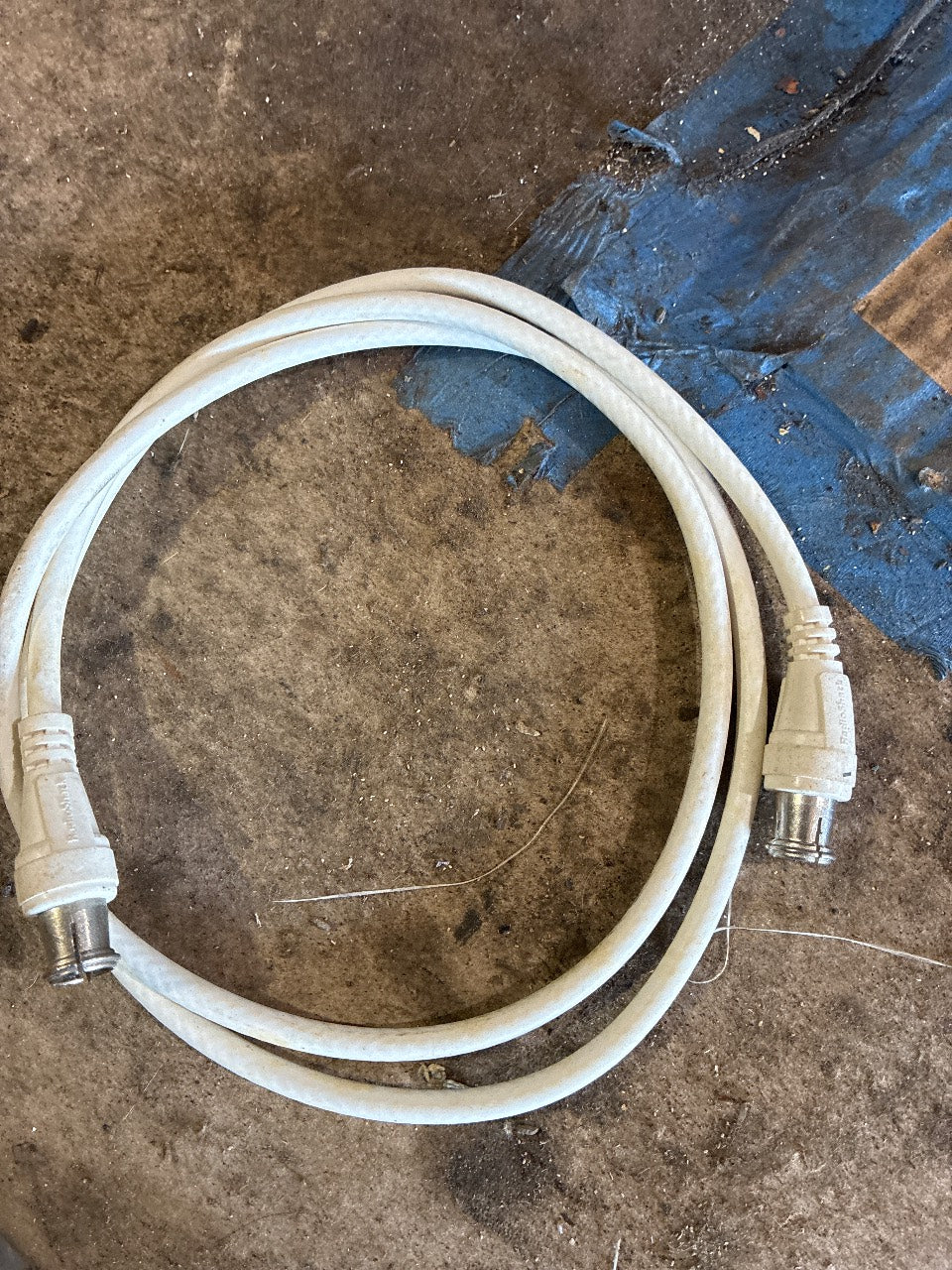 RadioShack RG6 Coaxial Cable White ~6 ft F-Type Push-On - Used