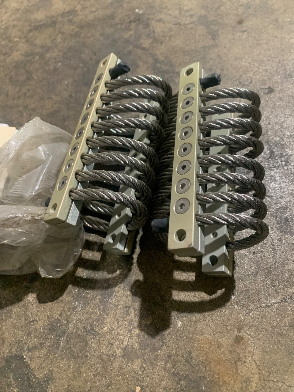 Wuxi 107-A2 Wire Rope Vibration Isolators, 1520 kgf, 8-Loop Helical - Pair - New