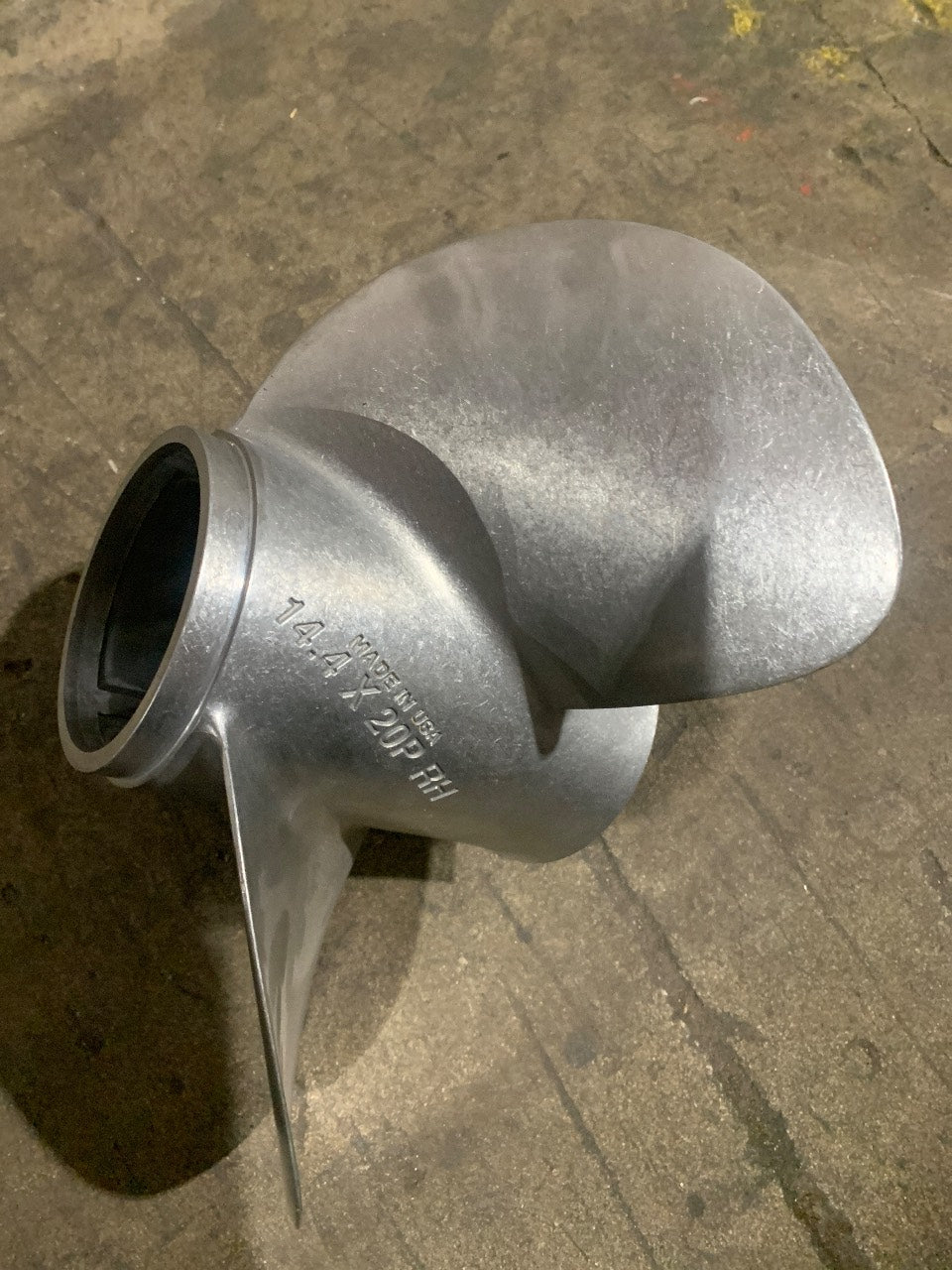 Mercury 48-8M8022370 Bravo Three 14.4 x 20P 3RH Stainless Front Propeller for MerCruiser Bravo Three Sterndrives - Used