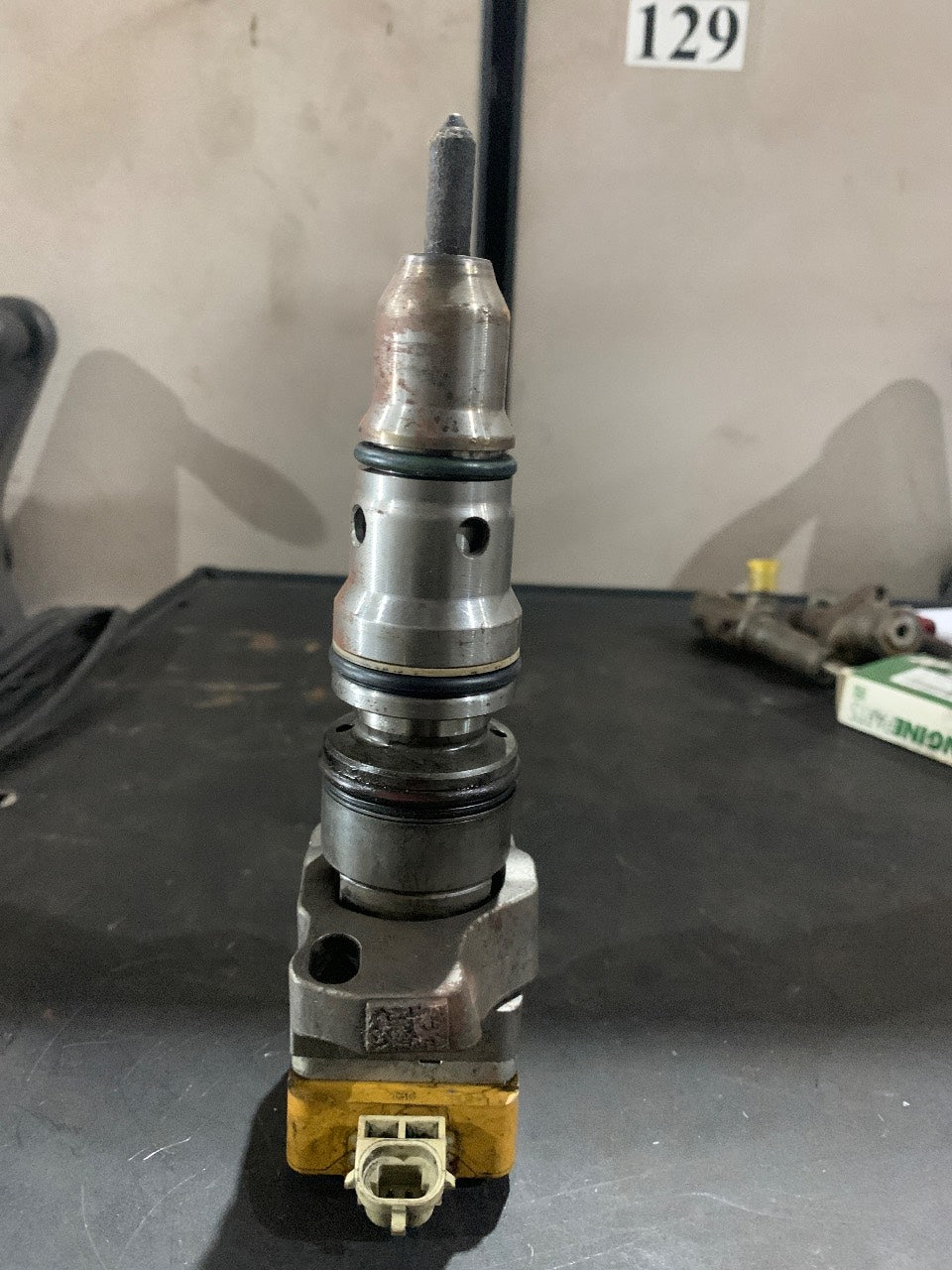 Caterpillar 153-6197 HEUI Fuel Injector for CAT 3126 / 3126B - Used Core