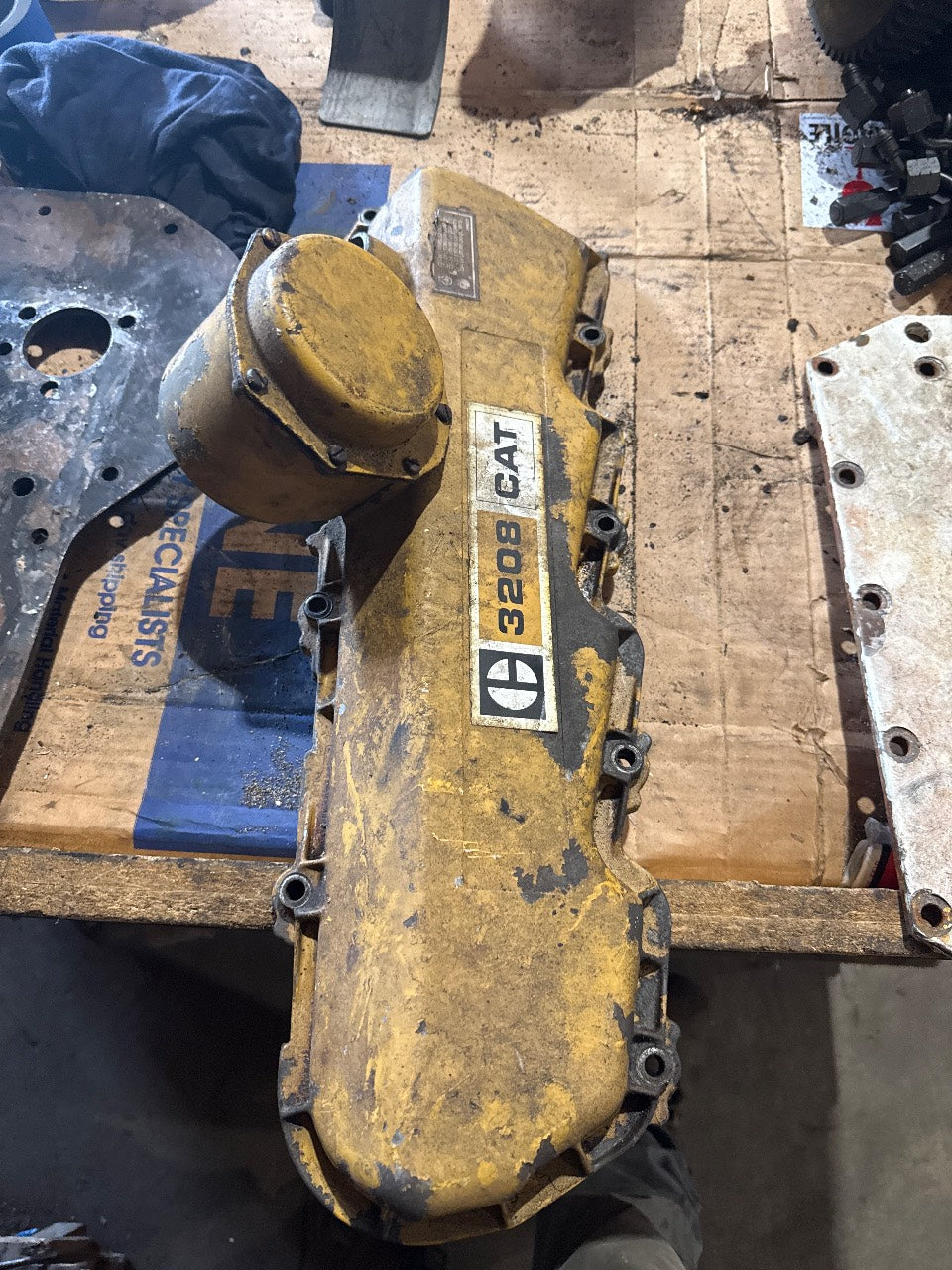 Caterpillar 3208 Valve Cover with Oil Filler Neck - Used Take-Off