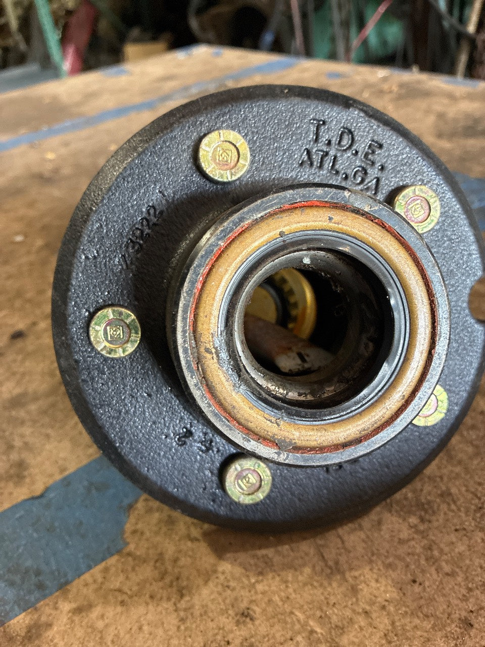 T.D.E. Atlanta Flanged Shaft Bearing Housing with Turbo Lube 48355 Oil Level Sight Cap - Used