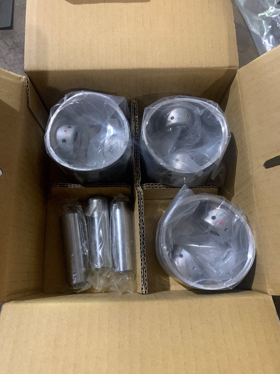 Mitsubishi MM435033 STD Piston Set (3 Pistons w/ Pins) for K3B Diesel Engine - New