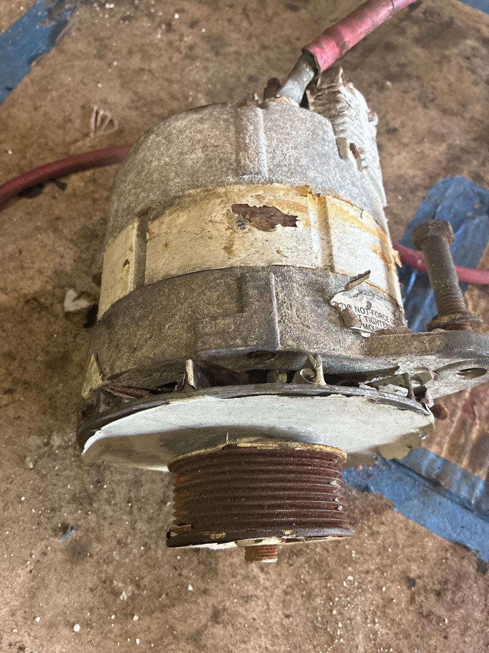 Leece-Neville A001090855 28V 100A Alternator for Detroit Diesel (DDC 23516758) - Used