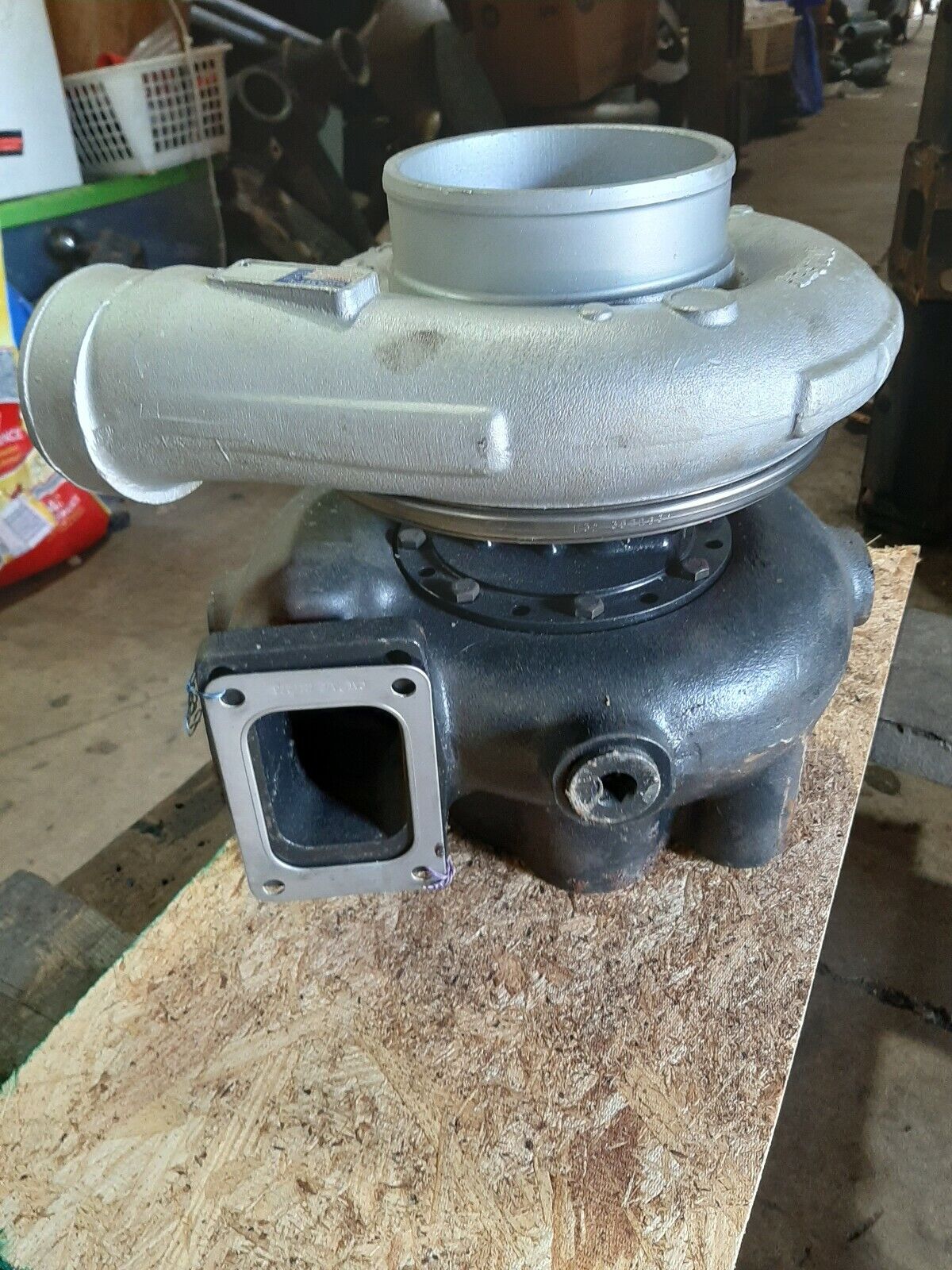 OEM CUMMINS MARINE TURBO, 3594172 / HX80M FOR KTA 19 / K19 / KTA38 / K38 ENGINES