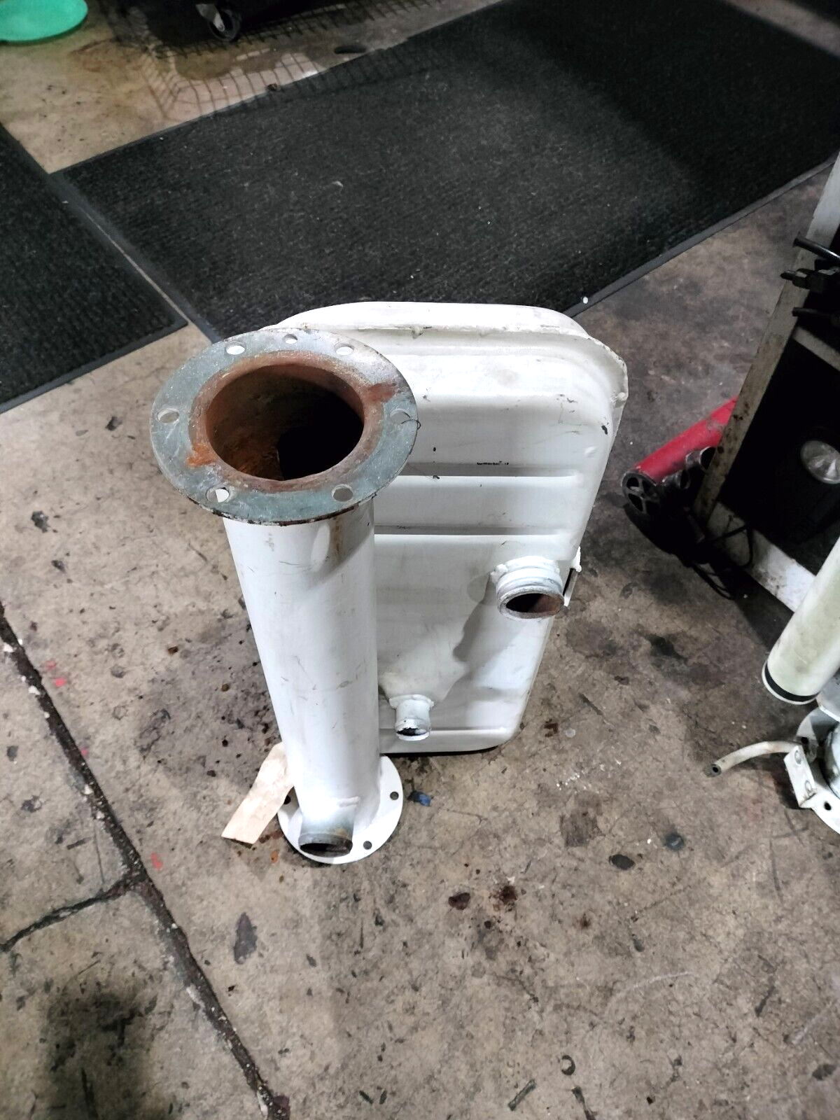 CATERPILLAR 3160 EXPANSION TANK USED  * HARD TO FIND PART *