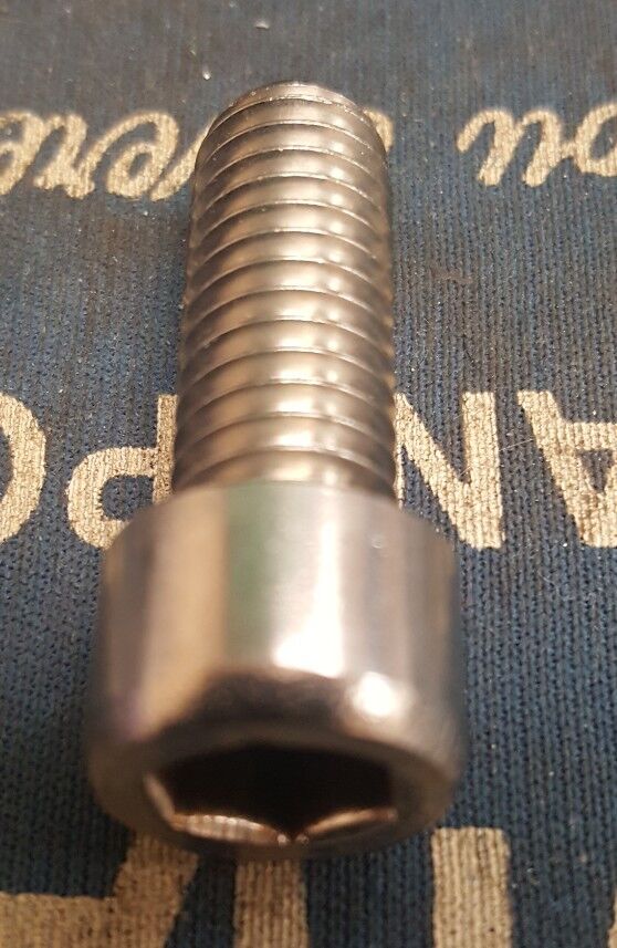 New OEM Genuine Volvo Socket Screw 941810