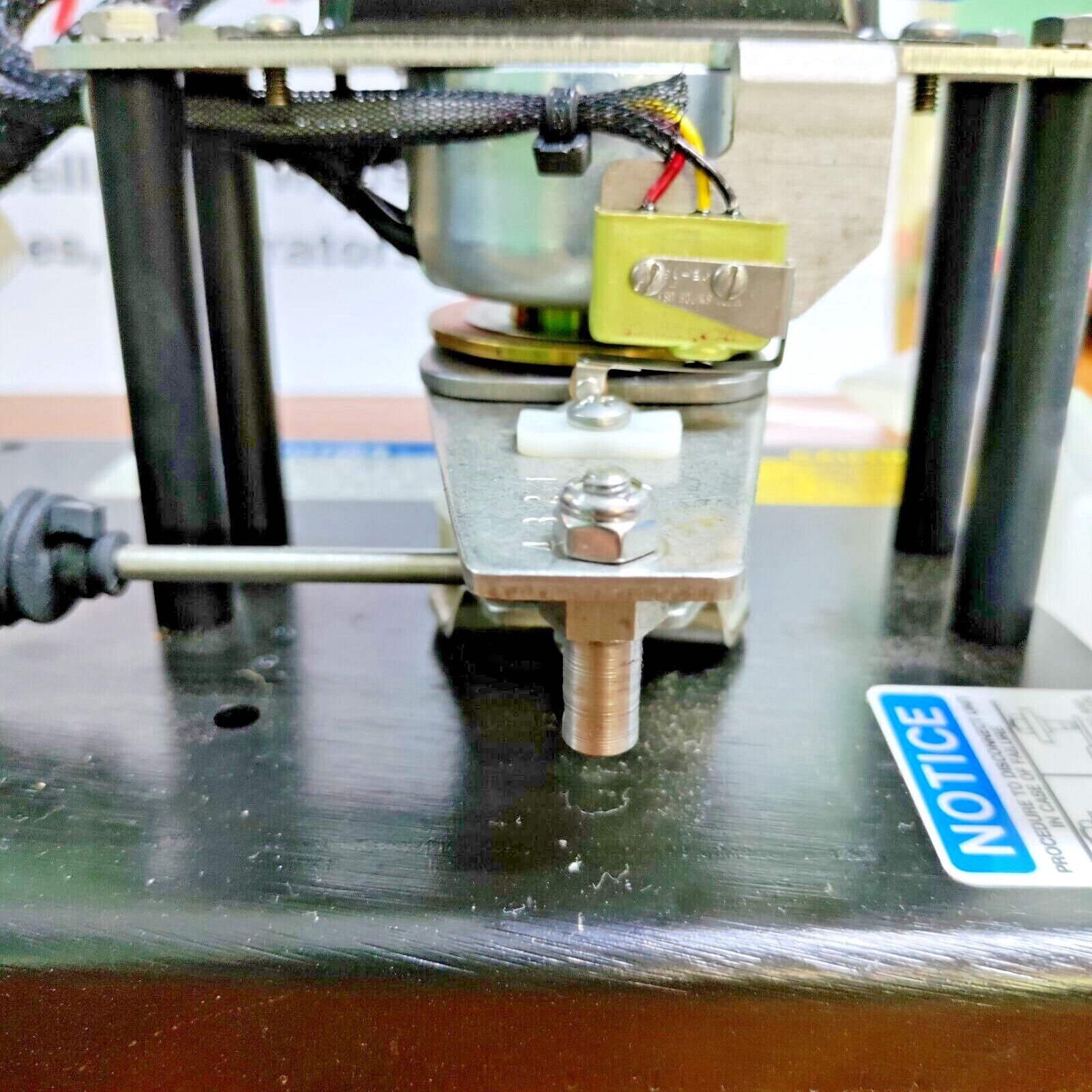 NEW DETROIT DIESEL 23508958, STURDY 37-00381D, GEAR SHIFT ACTUATOR, DDEC ll 12V