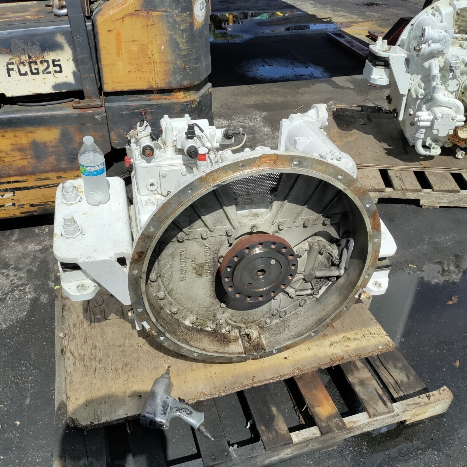 ZF MARINE ZF 2070, 1.765 to 1 RATIO TRANSMISSION  / GEAR BOX  / RECENT TAKE OUTS