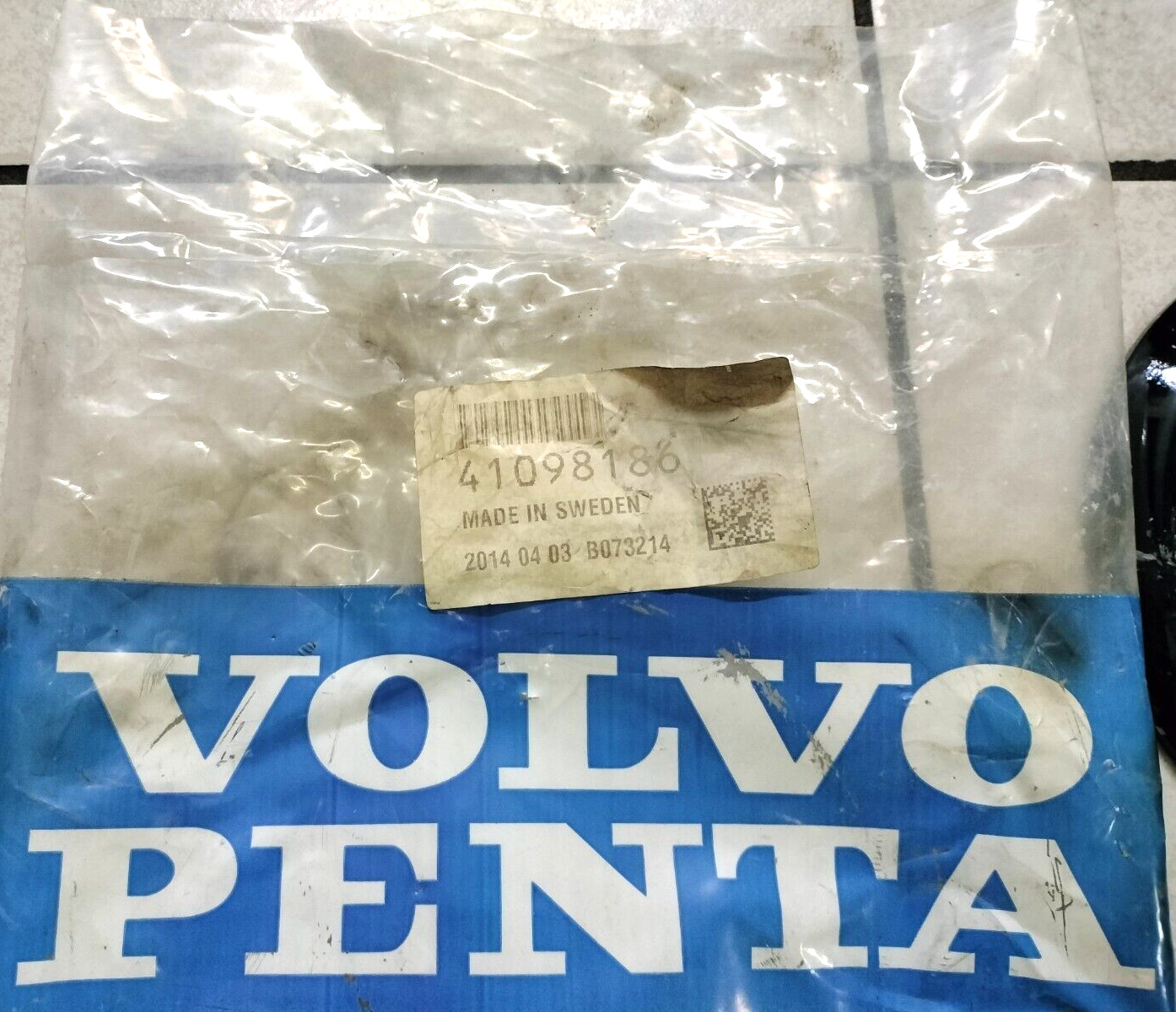 VOLVO PENTA AQ-D6 MOUNTING KIT .. NEW IN BAG ... DESCRIPTION SHOWS KIT CONTENTS