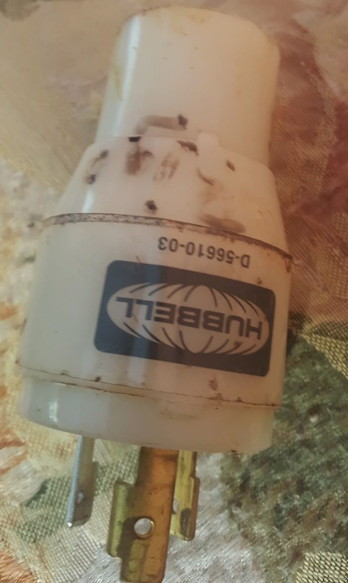 Hubbell 15/20 Amp 125 V to 30 Amp 125 V Adapter Plug