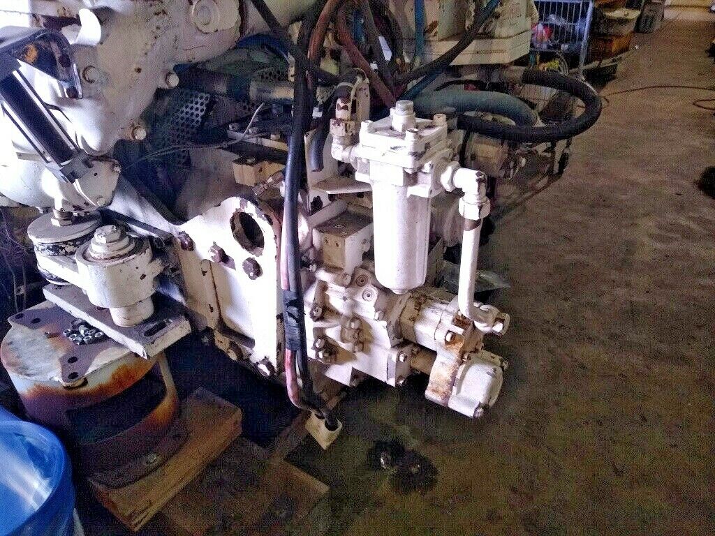 TWIN DISC MARINE TRANSMISSION MGN-5752 USED LOW HOUR YACHT TAKE-OUT 2 TO 1