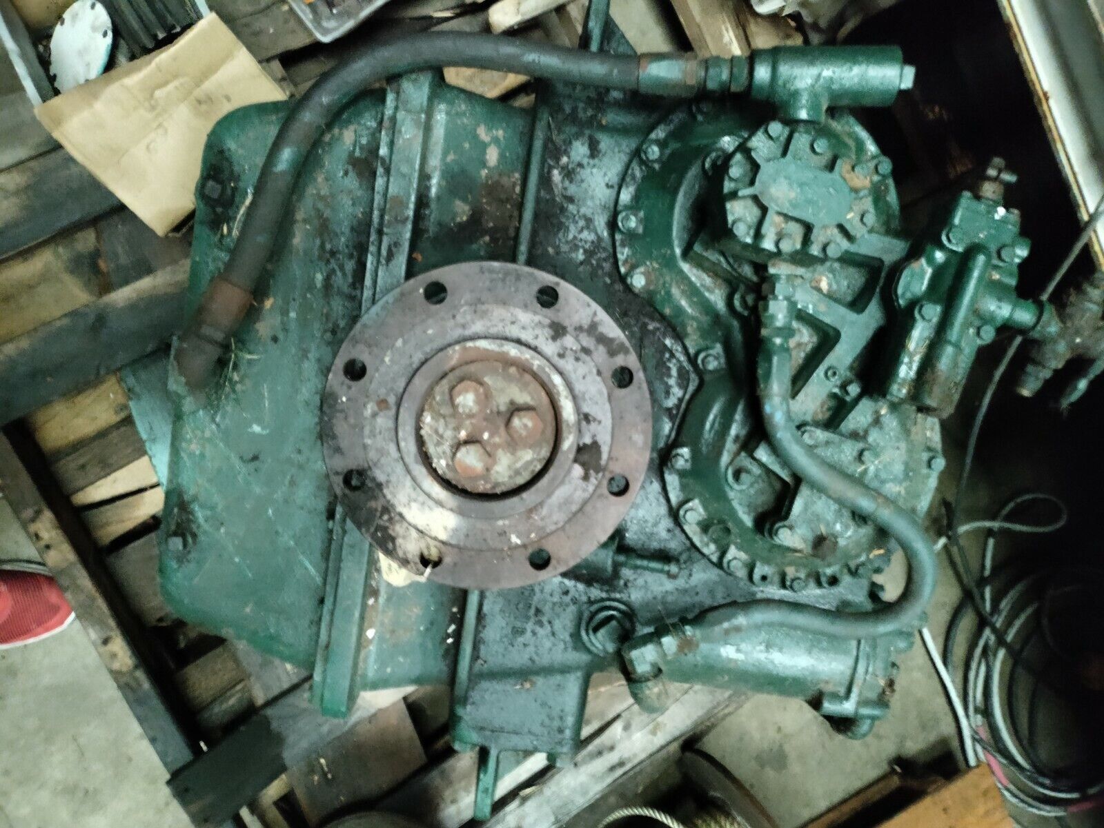 TWIN DISC MG-514B MARINE TRANSMISSION 4.5 TO 1 RATIO w/ # 1 HOUSING USED