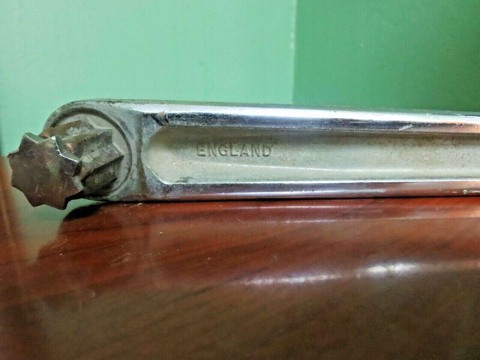 LEWMAR WINCH HANDLE, MADE IN ENGLAND, SOLID / USED