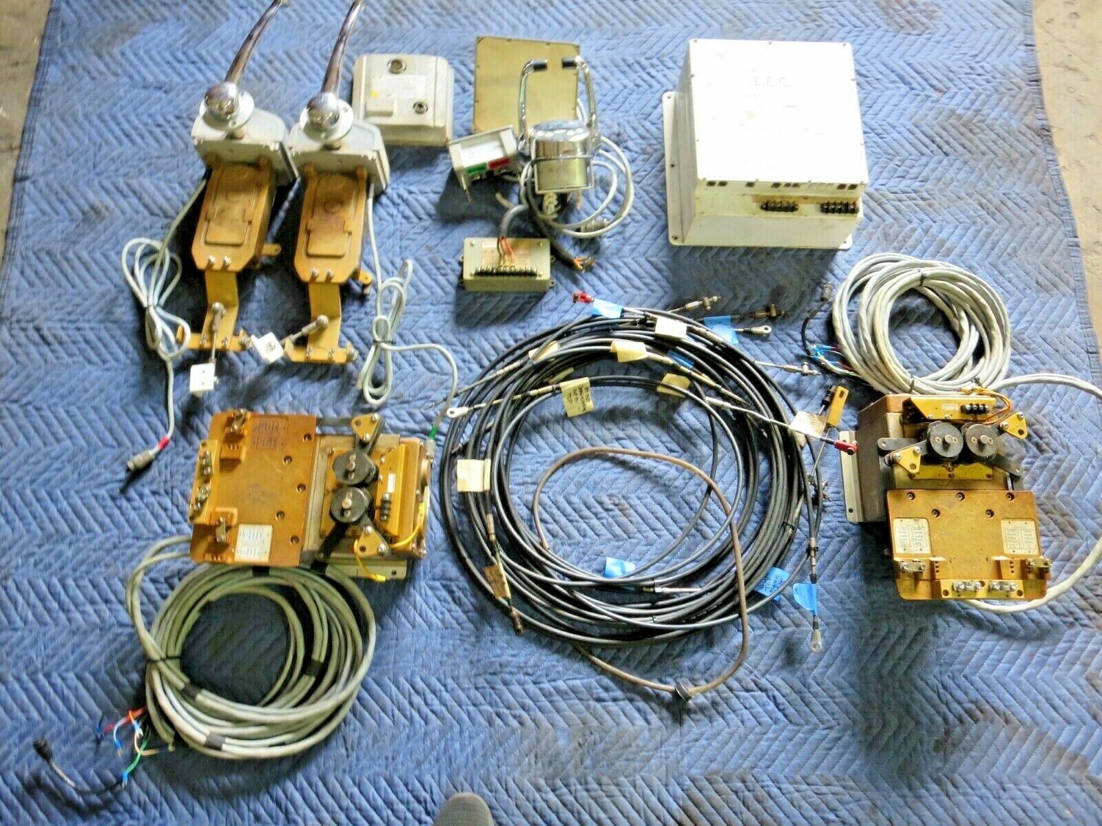 GLENDINNING ELECTRONIC CONTROL & SHIFT FOR TWIN ENGINE UPPER LOWER CONTROL