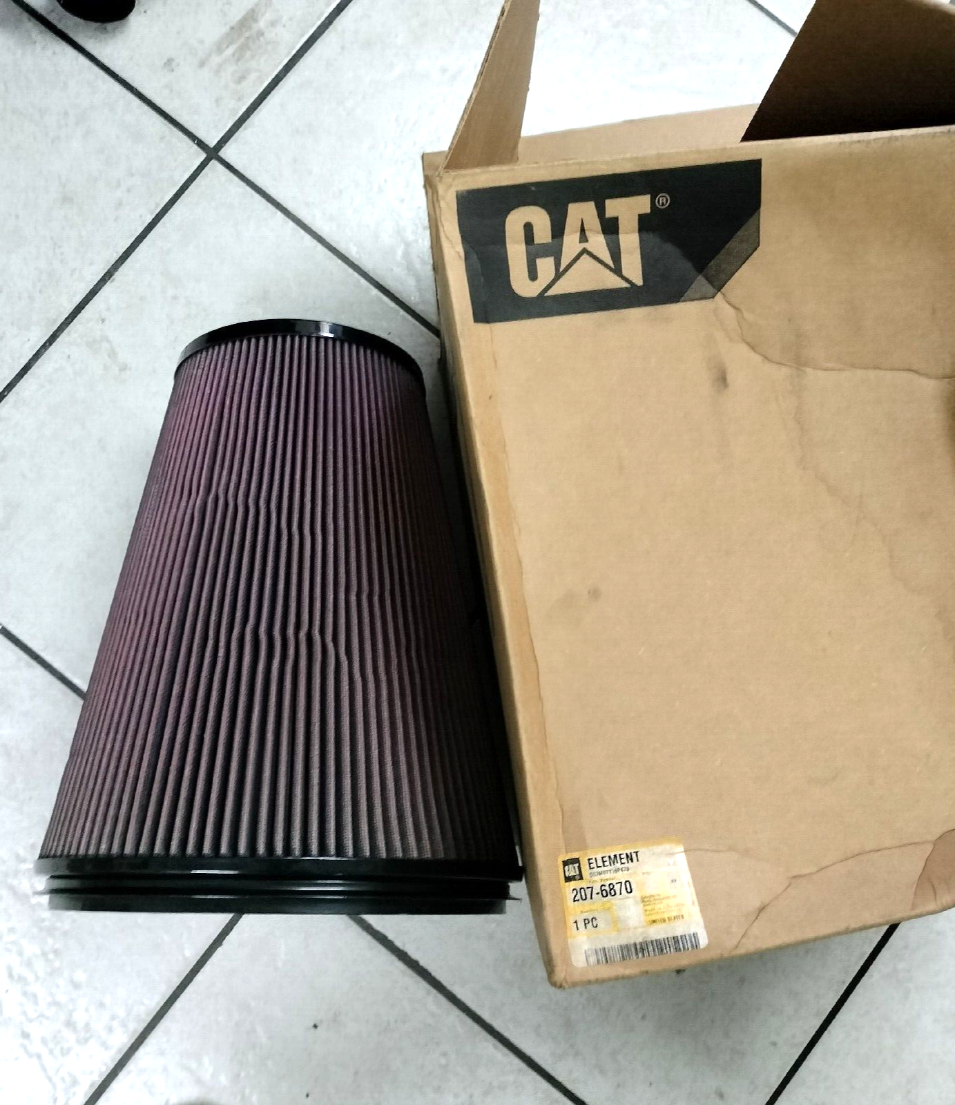 207-6870,  PAIR ( 2 ) NEW CATERPILLAR OEM AIR FILTERS NEW IN CAT BOX SEE BELOW