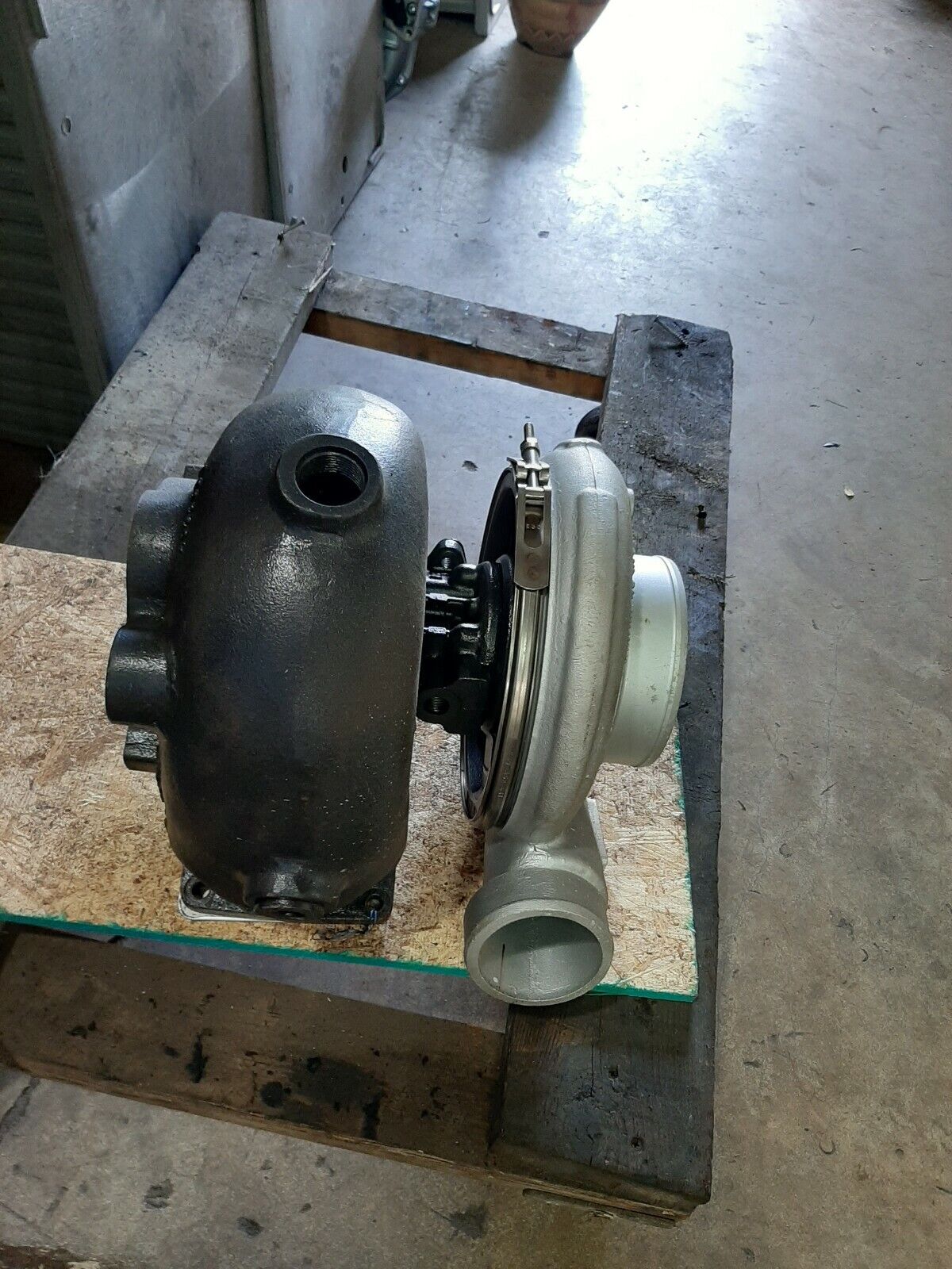 OEM CUMMINS MARINE TURBO, 3594172 / HX80M FOR KTA 19 / K19 / KTA38 / K38 ENGINES