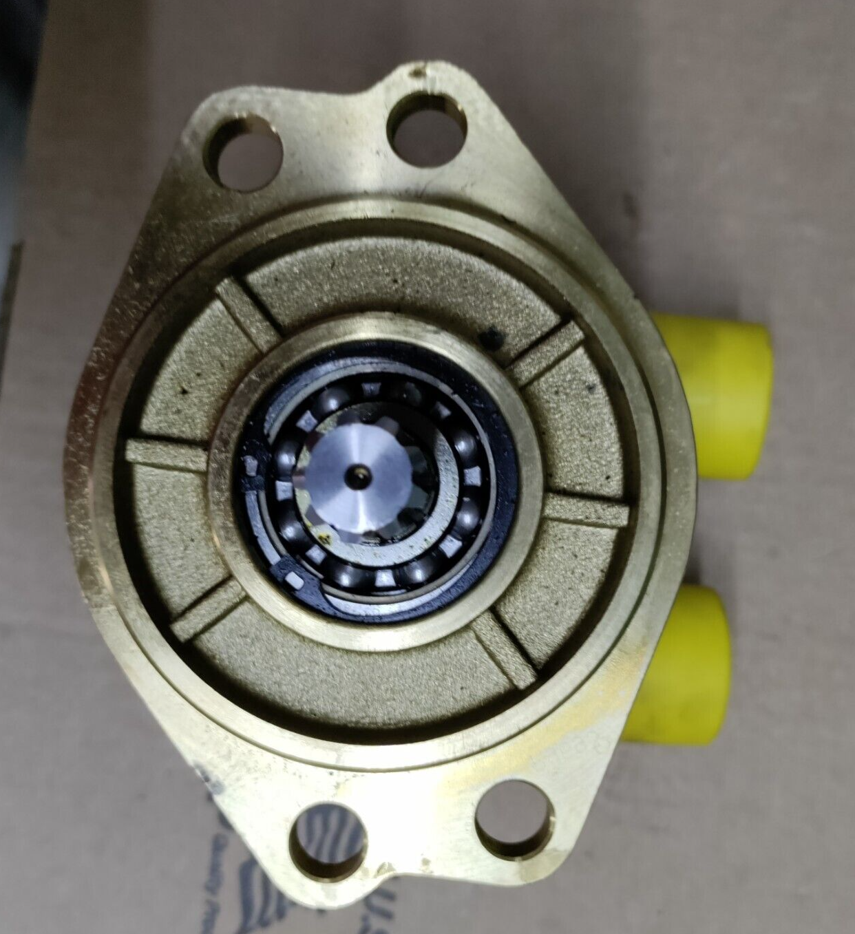 10-24907-01  REPLACED BY  10-13599-02  JOHNSON PUMP FITS JOHN DEERE  USED