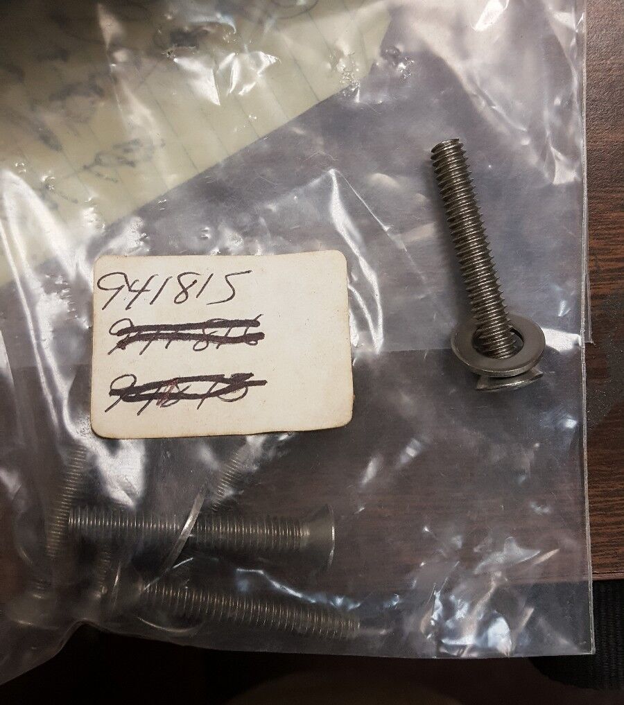 NEW OLD STOCK ORIGINAL VOLVO PENTA BOLT SCREW #941815