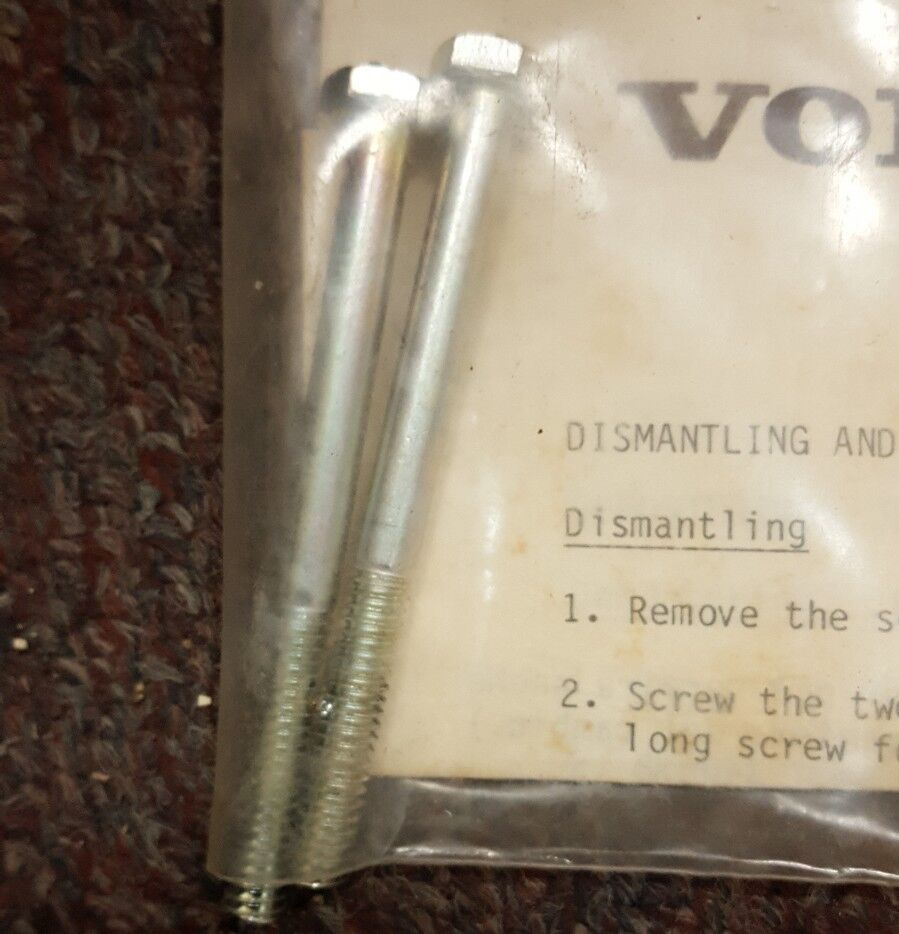 VOLVO PENTA HELMET SCREW # 852704