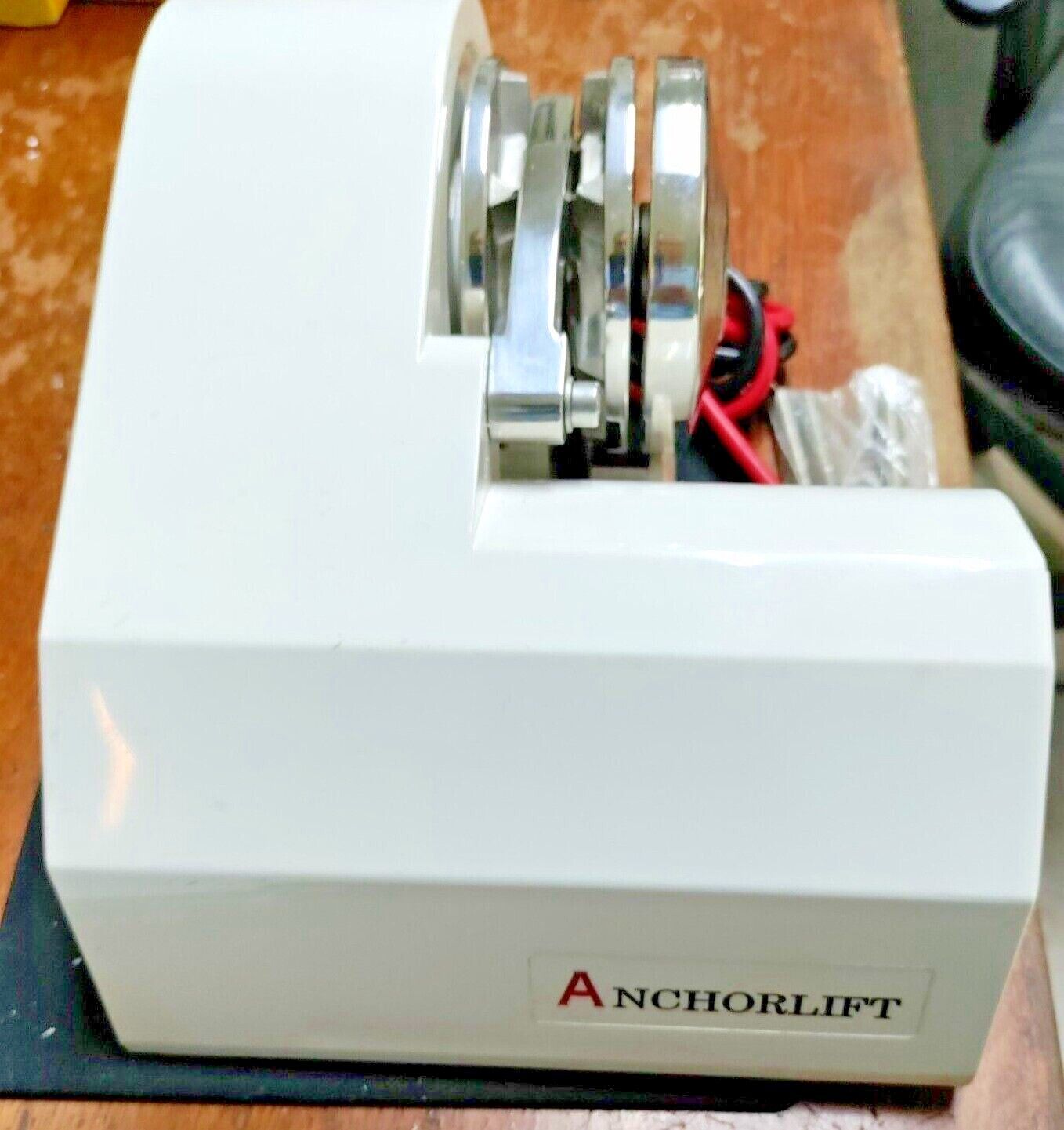 ANCHORLIFT WINDLASS MODEL # SC512  NEW IN BOX WITH CHAIN