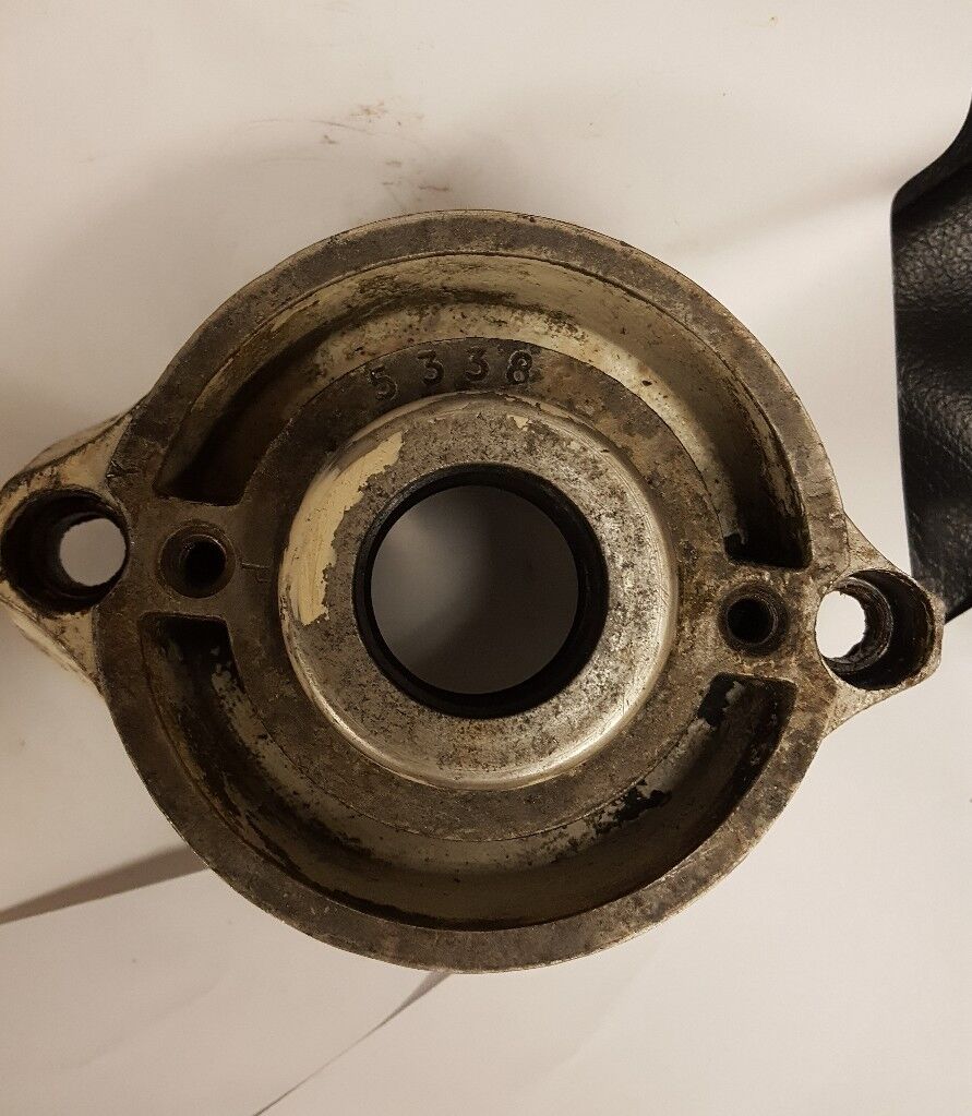 VOLVO PENTA 280 LOWER GEAR UNIT BEARING HOUSING