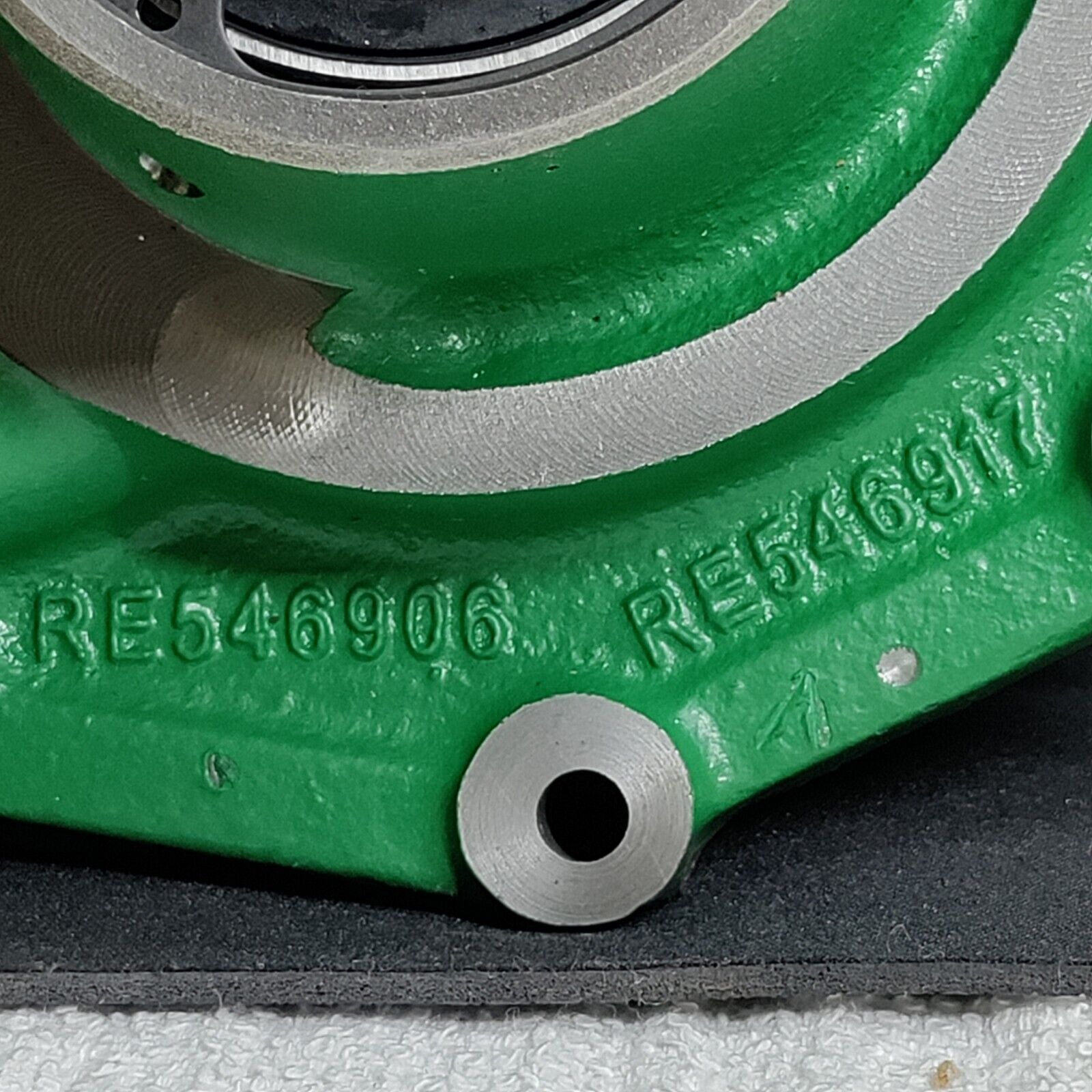 RE548906 / RE546917 NEW OEM JOHN DEERE HIGH-FLOW WATER PUMP SEE DESCRIPTION )