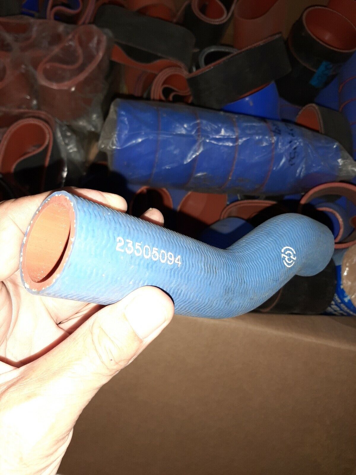 P/N 23505094 - DETROIT DIESEL - WATER MANIFOLD HOSE NEW