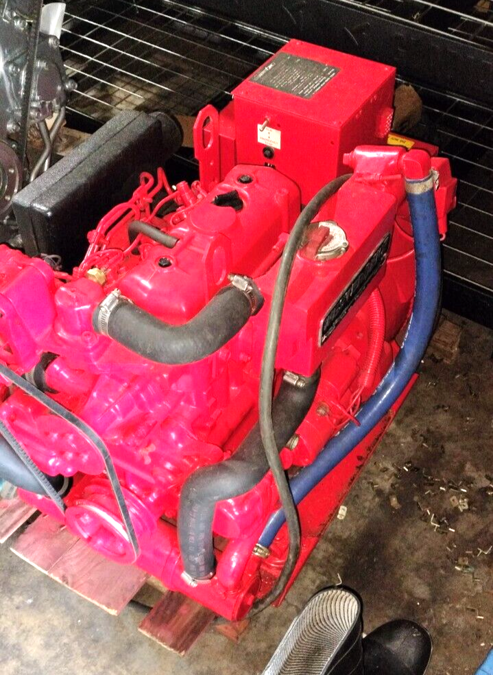 WESTERBEKE 10.0-BTD / DIESEL MARINE GENERATOR @60HZ. / 7.5 @50 HZ. 120/240V USED