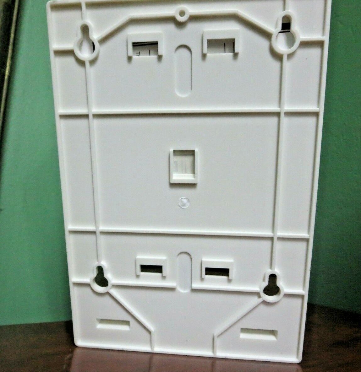 NEW / GEORGIA-PACIFIC / SOFTPULL / CENTERPULL TOWEL DISPENSER