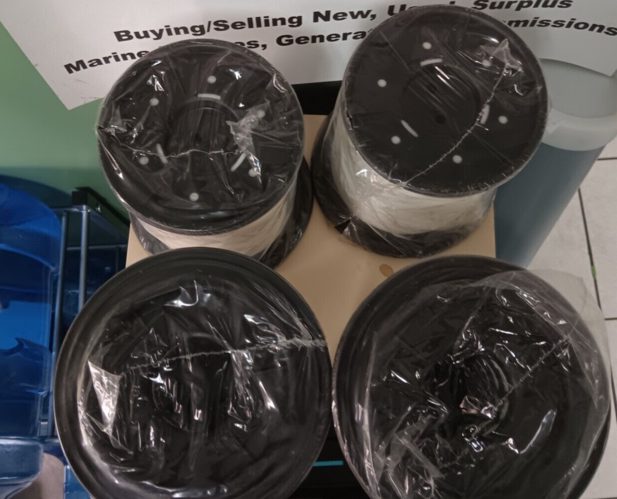 P787124 DONALSON AIR FILTER ( LOT OF 4 ) NEW WITH FREE SHIPPING