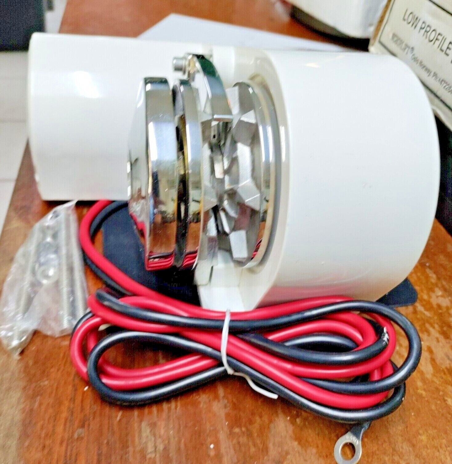 ANCHORLIFT WINDLASS MODEL # SC512  NEW IN BOX WITH CHAIN