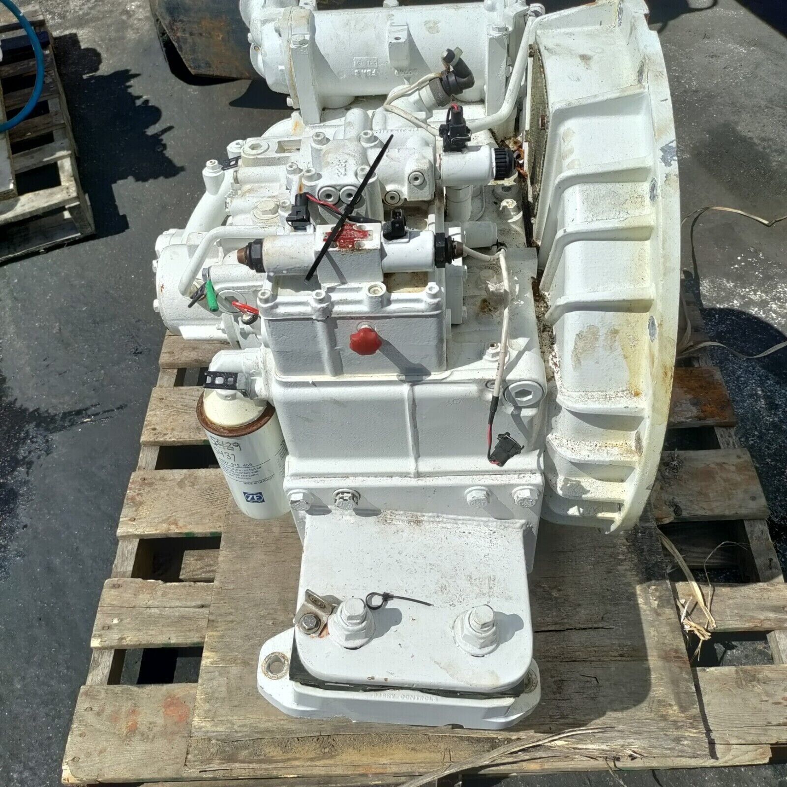ZF MARINE ZF 2070, 1.765 to 1 RATIO TRANSMISSION  / GEAR BOX  / RECENT TAKE OUTS