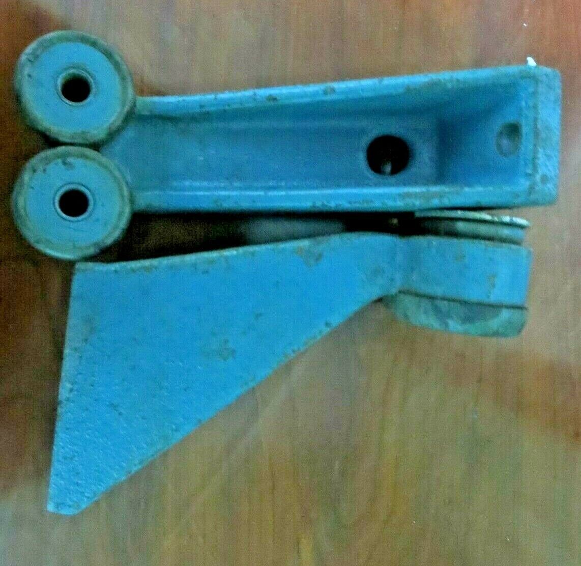 DUAL EYE REAR ENGINE MOUNT / NEW, OLD STOCK / PAIR OF TWO