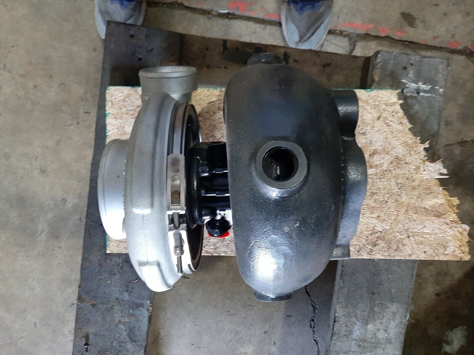 OEM CUMMINS MARINE TURBO, 3594172 / HX80M FOR KTA 19 / K19 / KTA38 / K38 ENGINES
