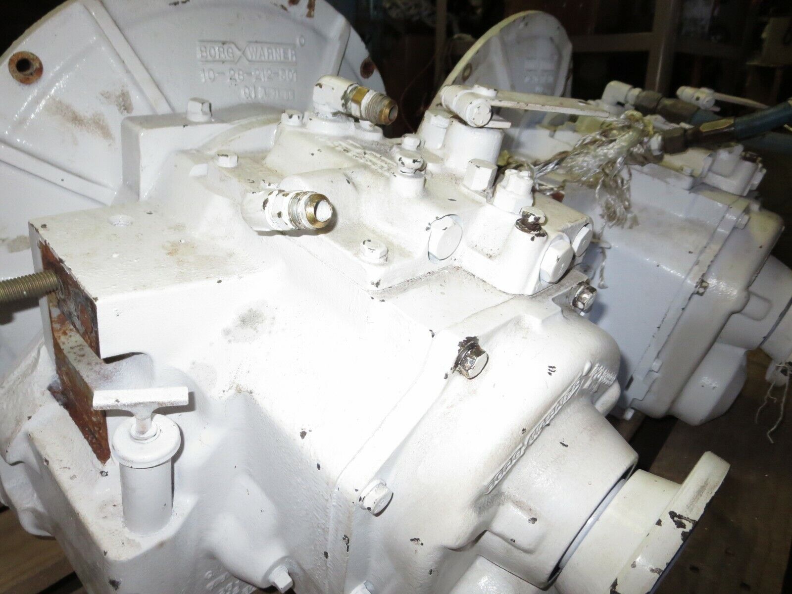 BORG WARNER 7,000 TRANSMISSION 2 TO 1 RATIO