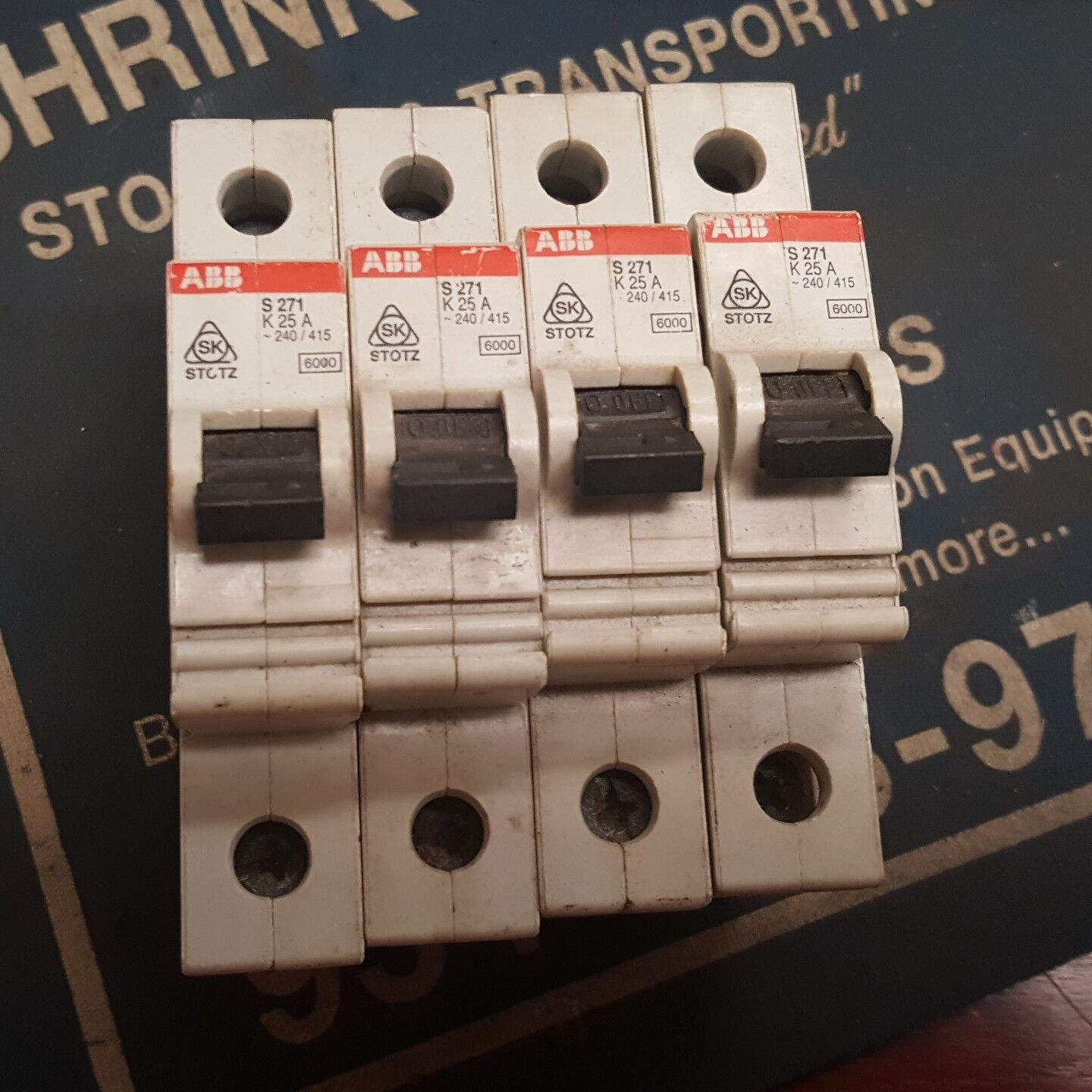 4 AUSLOSECHARATERISTIK ABB VDE 0660 CIRCUIT BREAKER