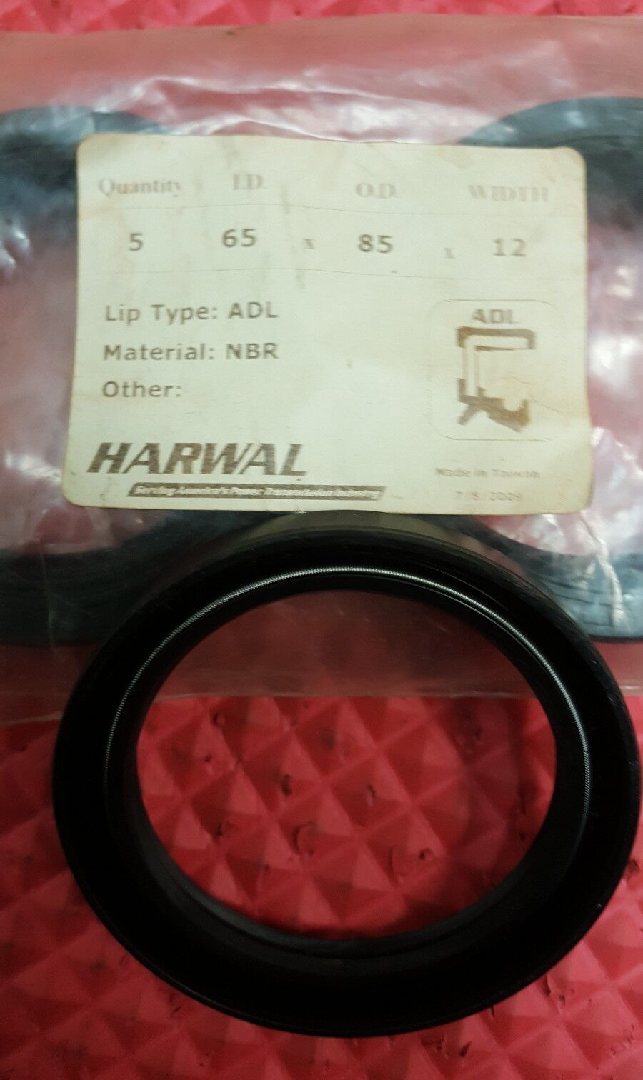 HARWAL TYPE A NITRILE OIL SEAL # 02451 TC 65 X 85 X 12 "NEW "